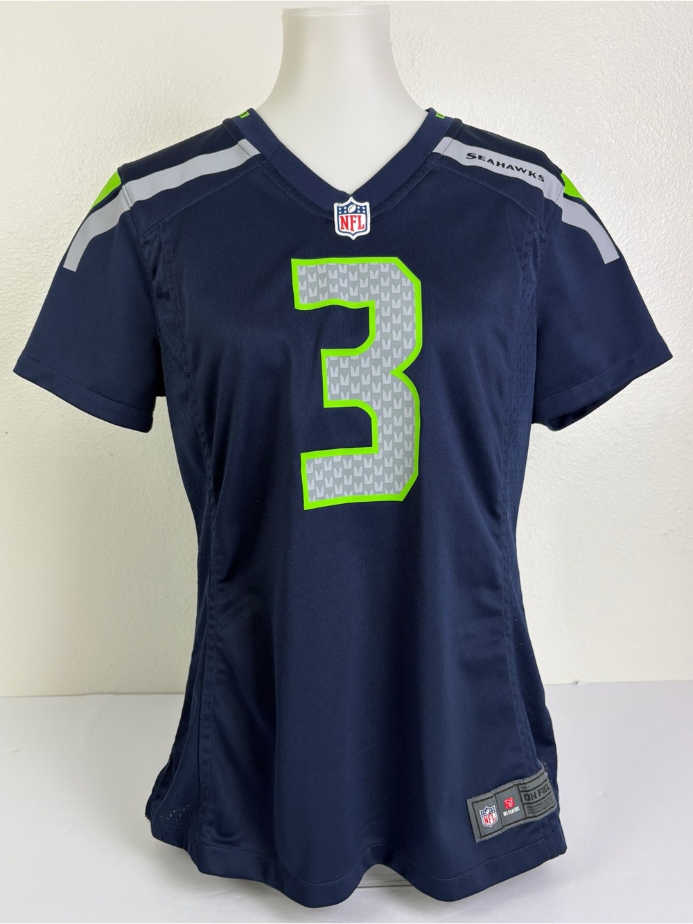 Nike Seattle Seahawks Russell Wilson #3
Women's L NFL On Field Jersey
